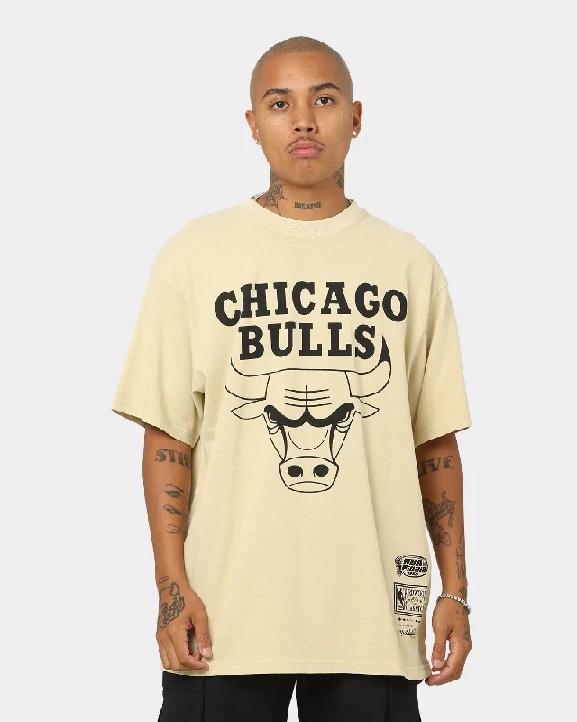 Mitchell & Ness Chicago Bulls Desert Sand Stencil T-Shirt Desert Sand-- Solid Print Embellished