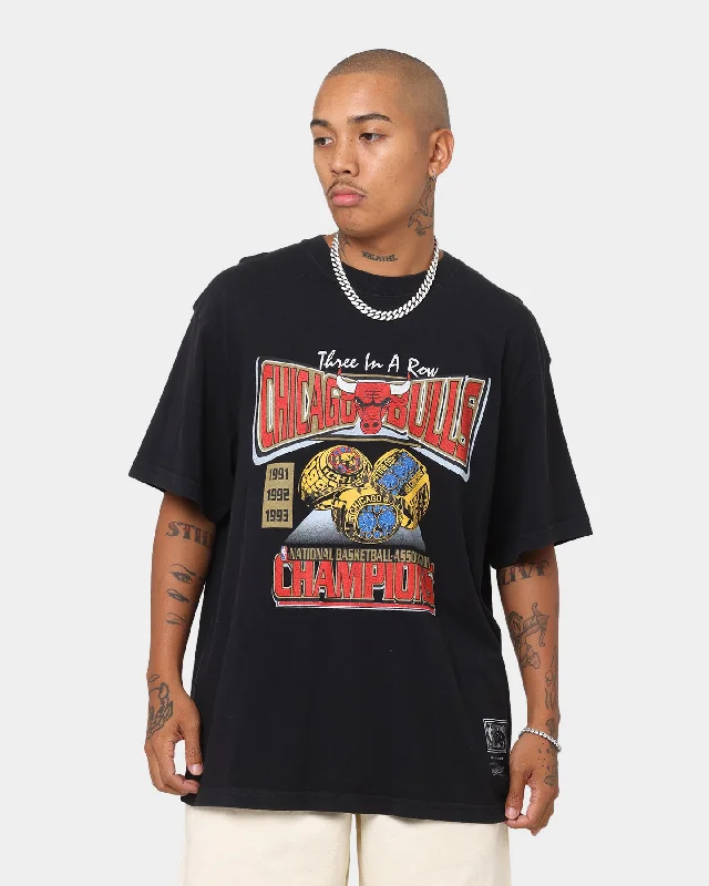Mitchell & Ness Bulls Tour Champ T-Shirt Black-- Asymmetrical Pockets Print