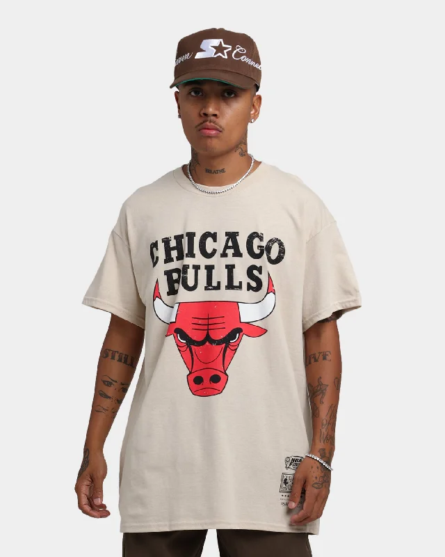Mitchell & Ness Chicago Bulls Sandstone Team Logo T-Shirt Stone-- Cozy Warm Stylish