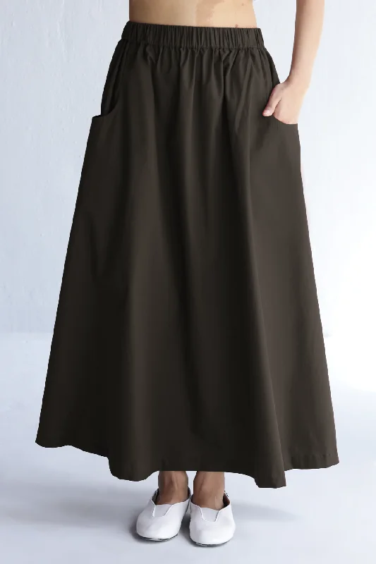 Aiko Skirt: Cocoa athletic skirt fit