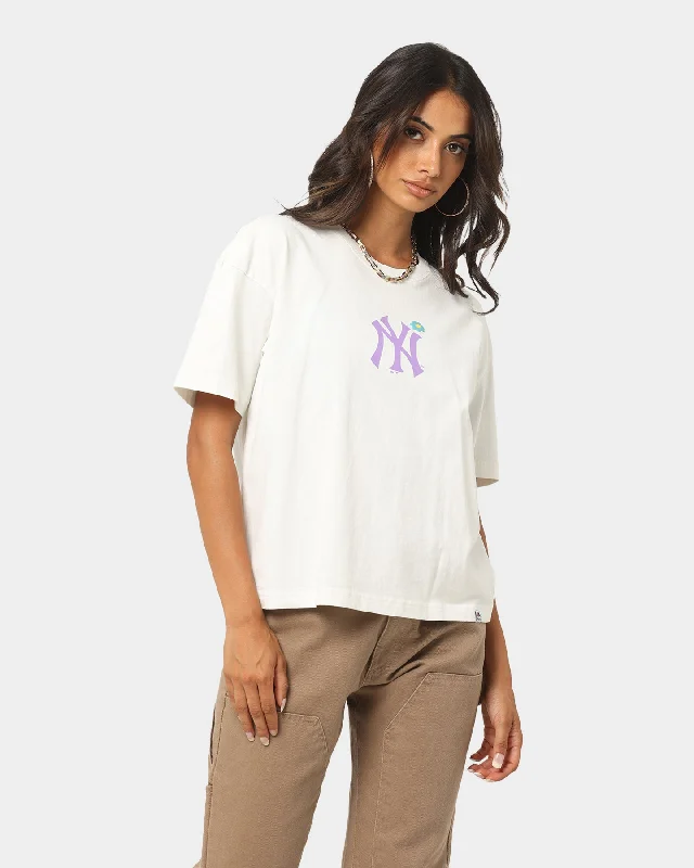 Majestic Athletic Women's New York Yankees Bespoke Logo T-Shirt Vintage White