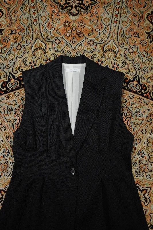 SLEEVELESS TAILORED COAT (BLACK)