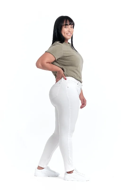 Curvy Butter Ankle Skinny in White